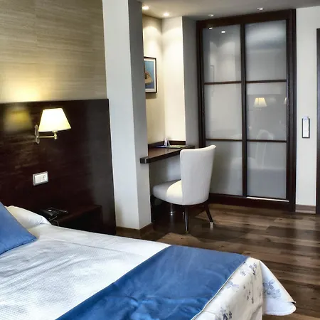 Hotell Don Paco Llanes