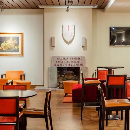 Hotell Don Paco Llanes