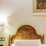 Hotel Don Paco Llanes