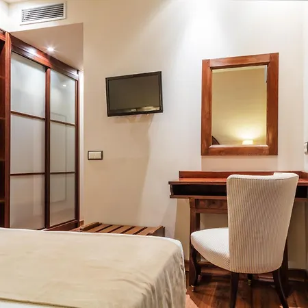 Don Paco Hotel 3*