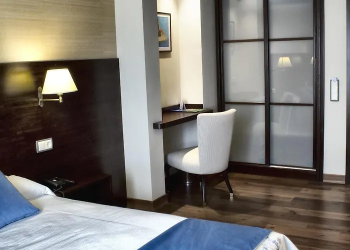 Hotel Don Paco Llanes